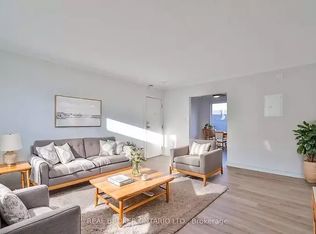 32 Vanevery St #4, Toronto, ON M8V1Y6
