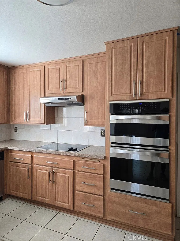 3 bed, 1689 sqft, $4,300 — Photo 3