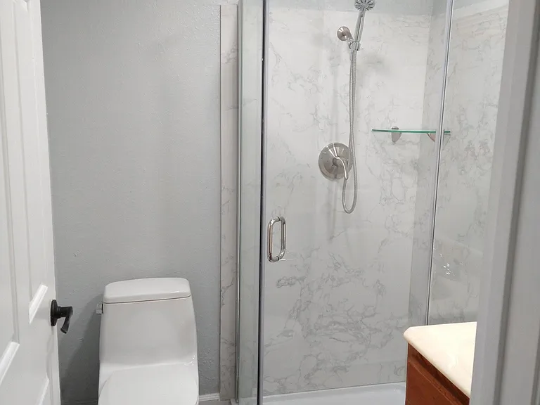 newly remodeled shared bathroom on main floor.
