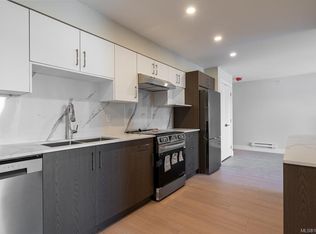 171 Jensen Ave W #315, Parksville, BC