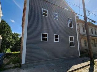 8 Maple St, Norwich, CT 06360