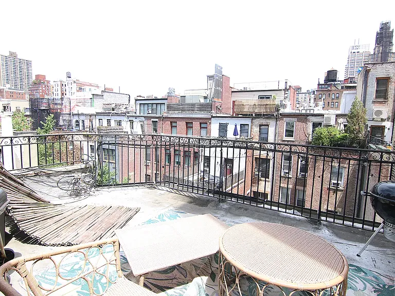 39 W 68th St #PHB — Photo 12
