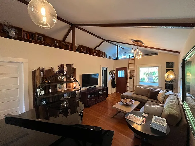 1315 N McCadden Pl #1 — Photo 8