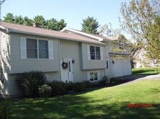 42 West St, Manchester, ME 04351