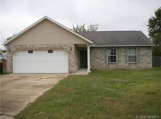 209 Oklahoma Ct, Pryor, OK 74361