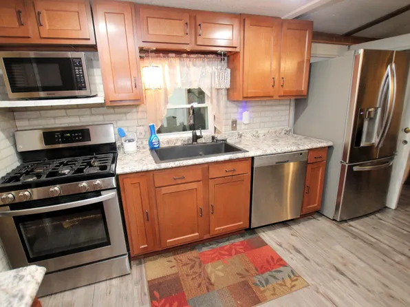 7959 S Beech Ave, Howard City, MI 49329