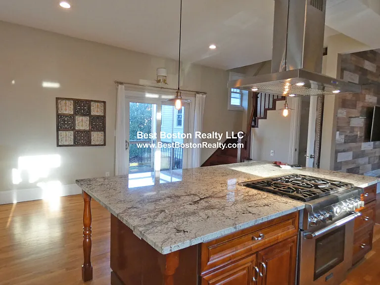 108 Walnut St #108 — Photo 7