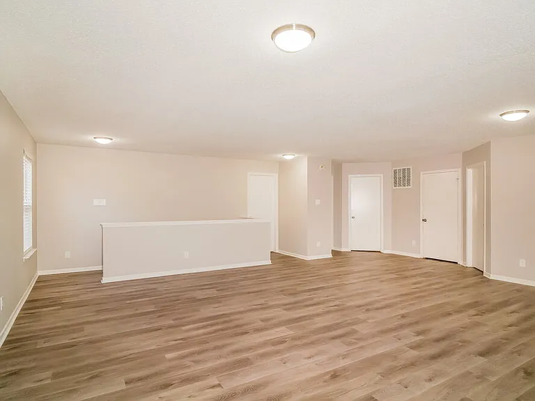 5739 N Jefferson Dr — Photo 10