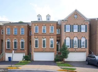 12409 Dorforth Dr, Fairfax, VA 22033
