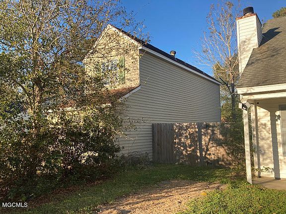 3rd image of 13462 Windsong Dr