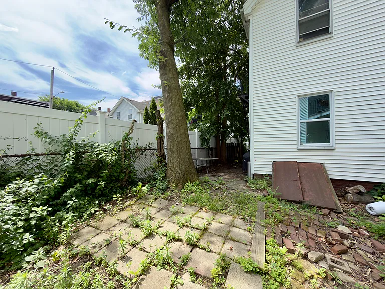 109R Beacon St #1-R — Photo 6