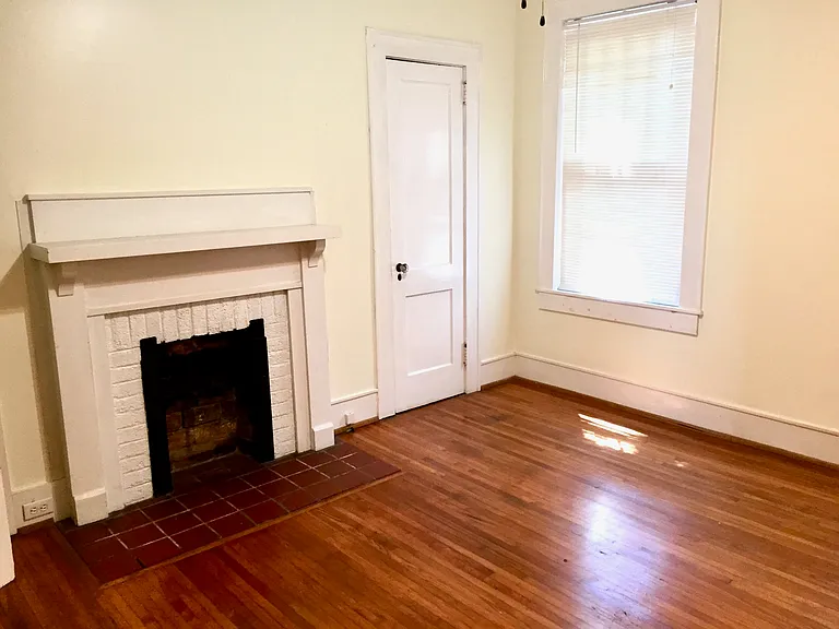 115 Robinson St — Photo 18