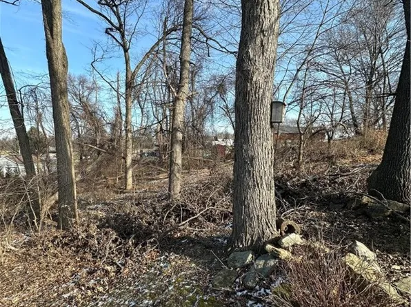 35-36 Grant Ave, Irwin, PA 15642