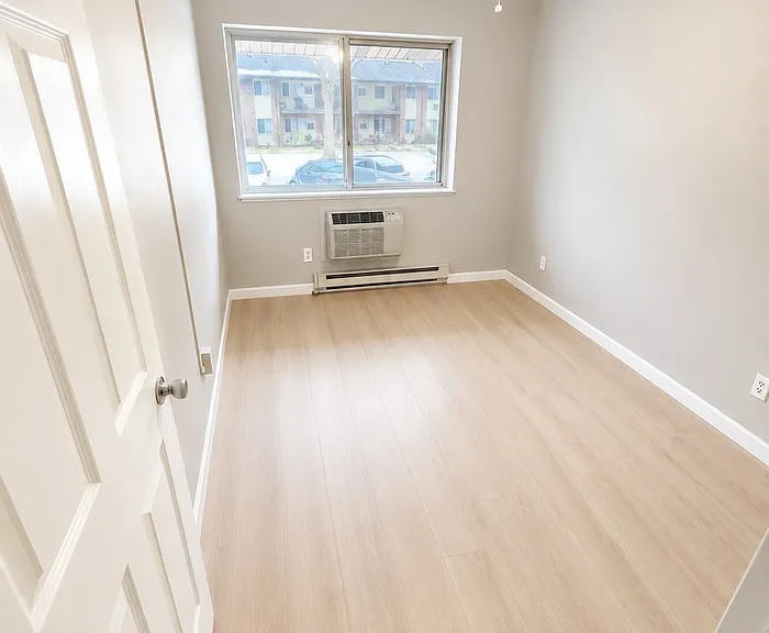 7634 Hazelcrest Dr #7634 — Photo 5
