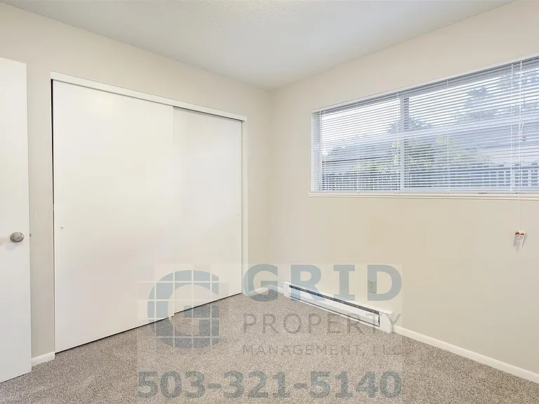 5101-5109 SE Stark St — Photo 9