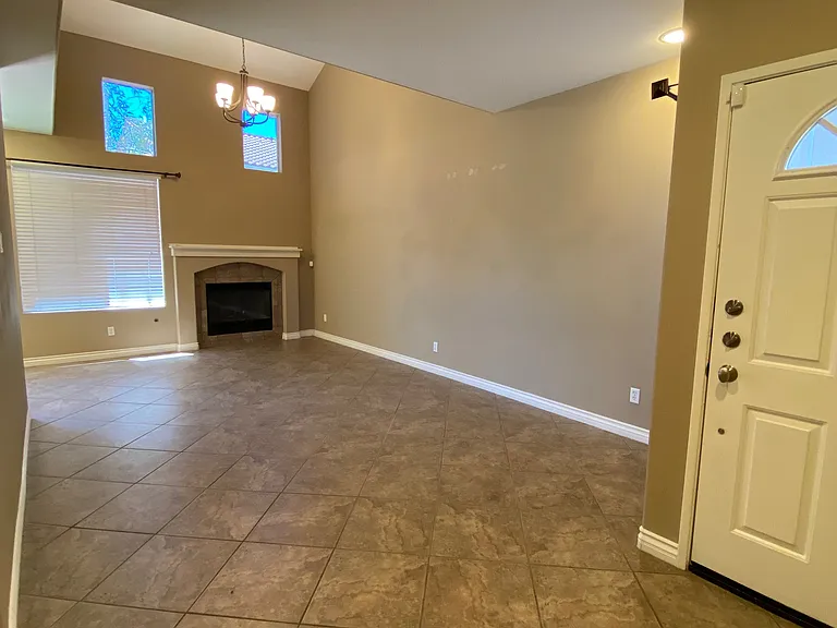 12488 Creekview Dr — Photo 2