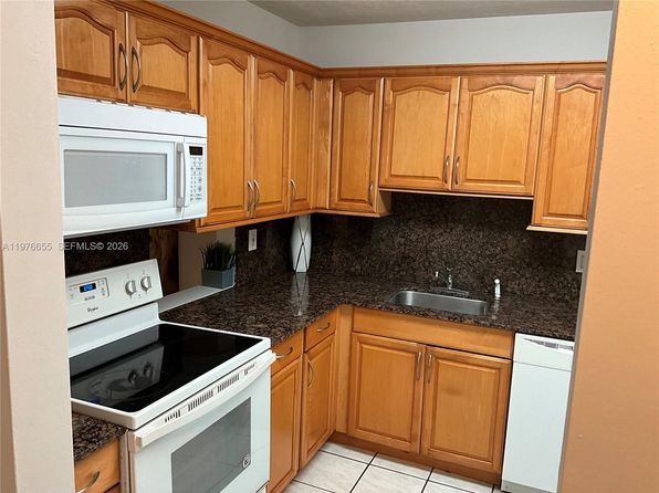 100 Berkley Rd APT 202