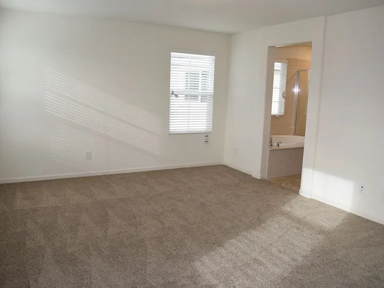6114 Mehrten Cir — Photo 14
