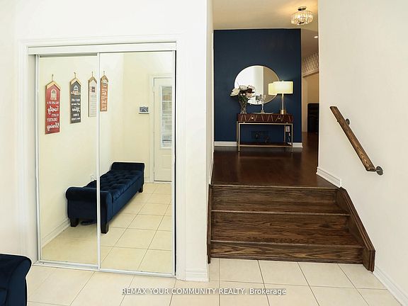 3rd image of 39 Kavanagh Ave