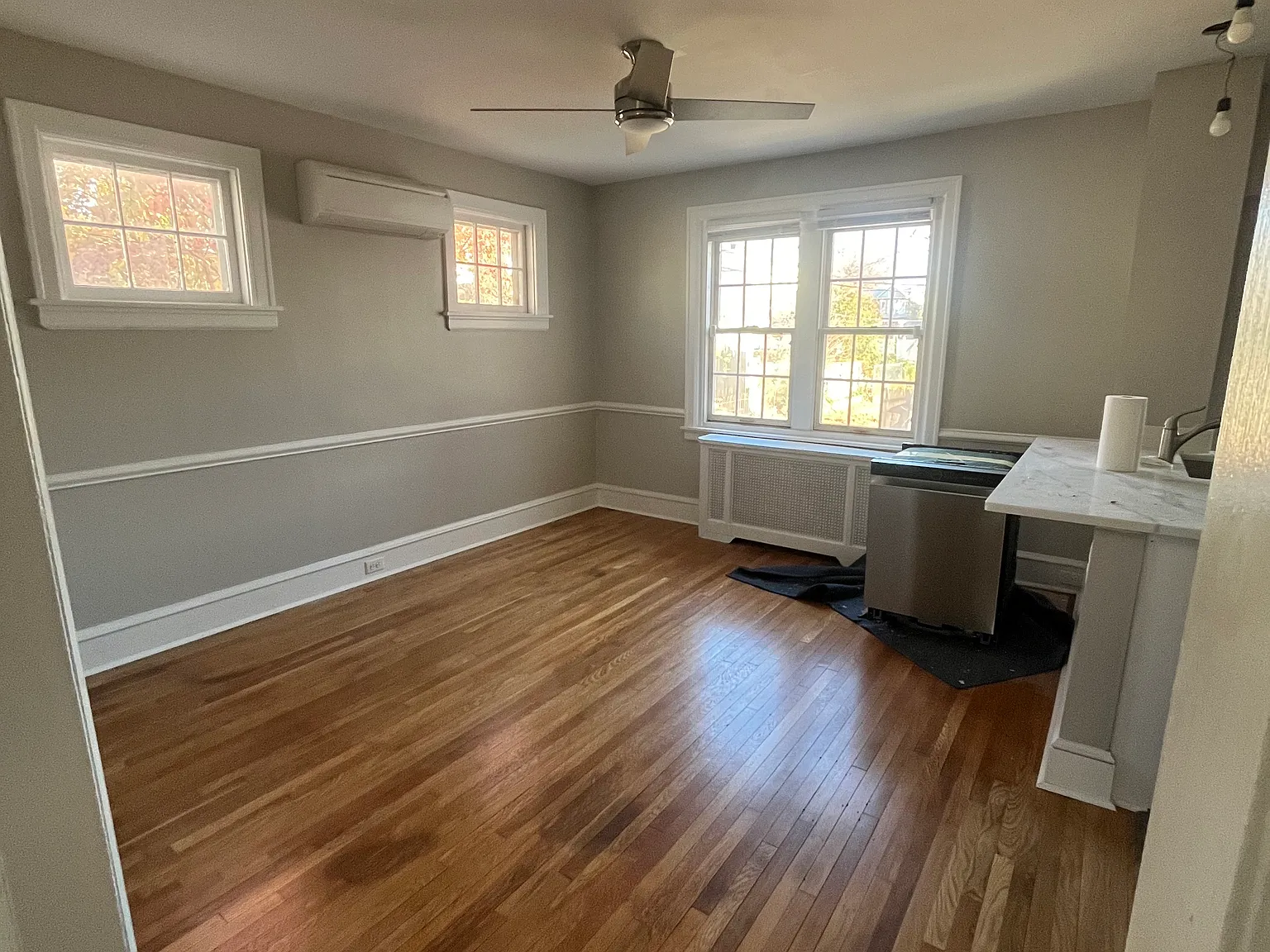 3 bed, 1.5 bath, 1300 sqft, $2,500 — Photo 4
