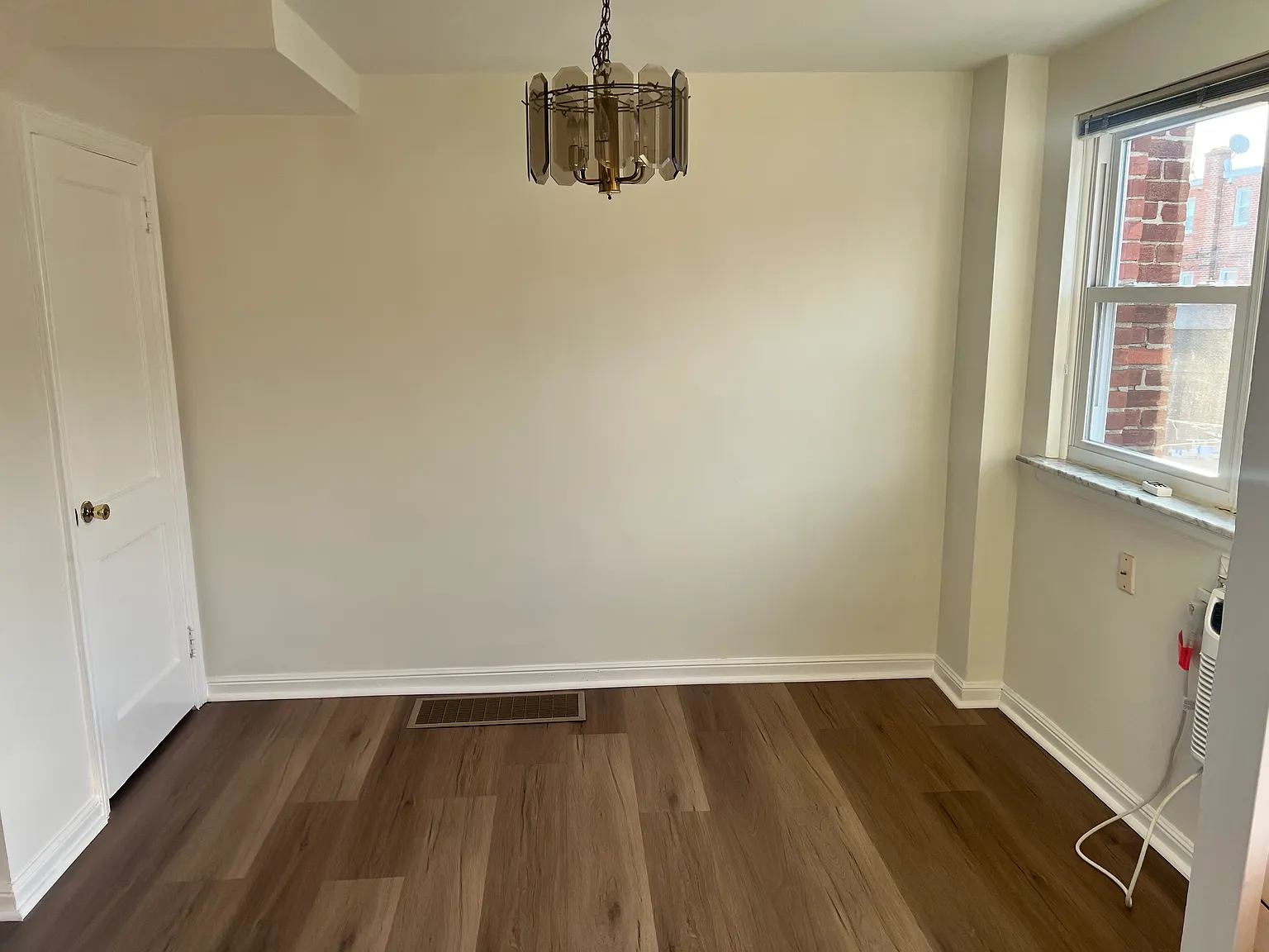 2 bed, 875 sqft, $1,800 — Photo 2
