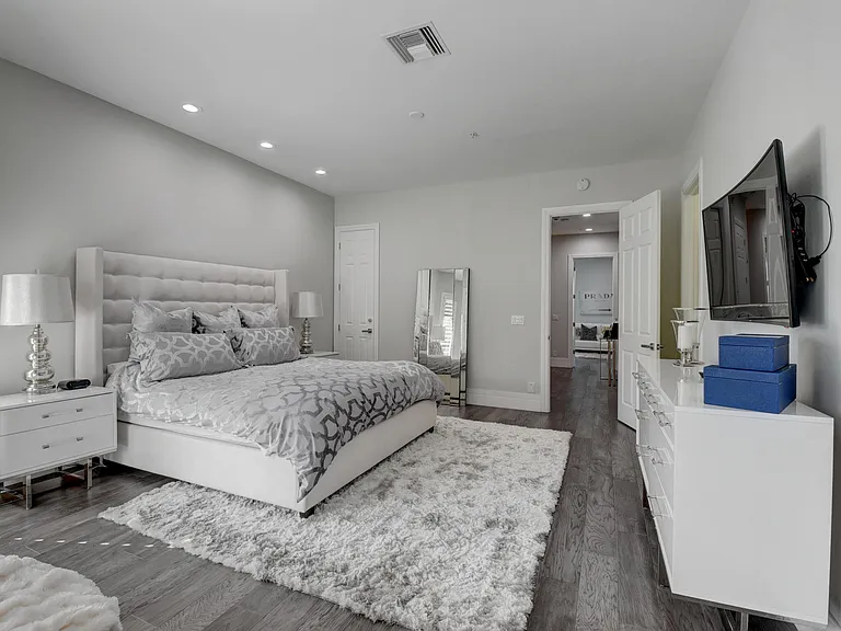 921 Osceola Dr #4 — Photo 32