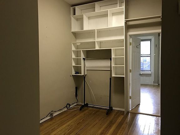 4th image of 177 Russell St APT 1L