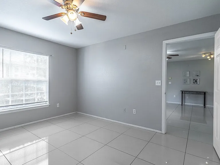 5124 Park Central Dr #517 — Photo 26