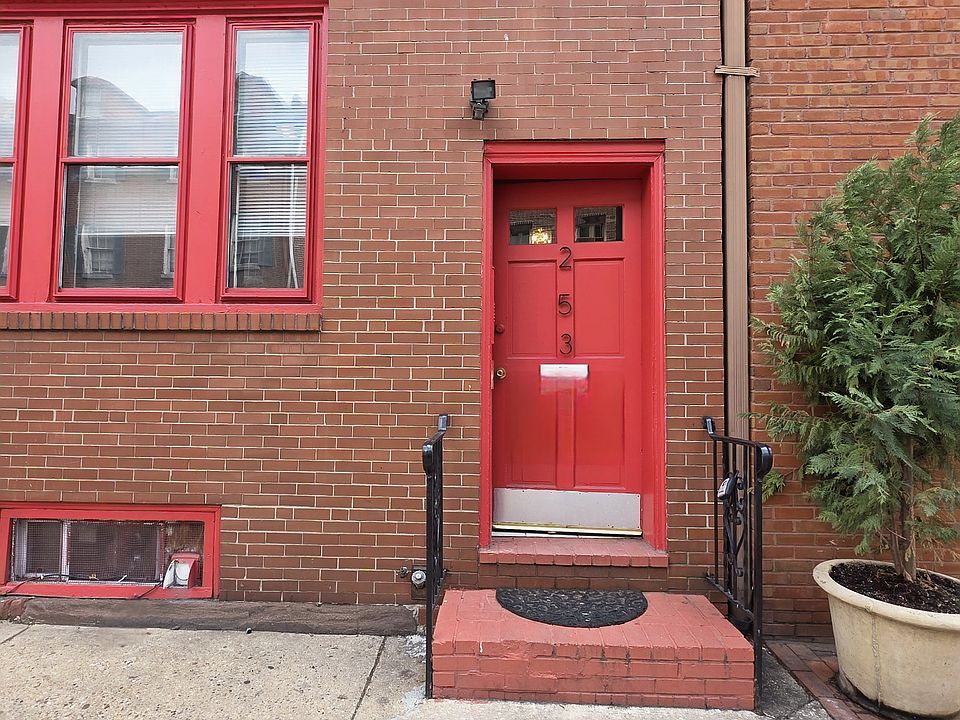 1st image of 253 S 12th St #1
