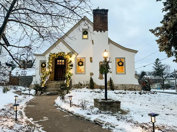 617 6th St, Hudson, WI 54016