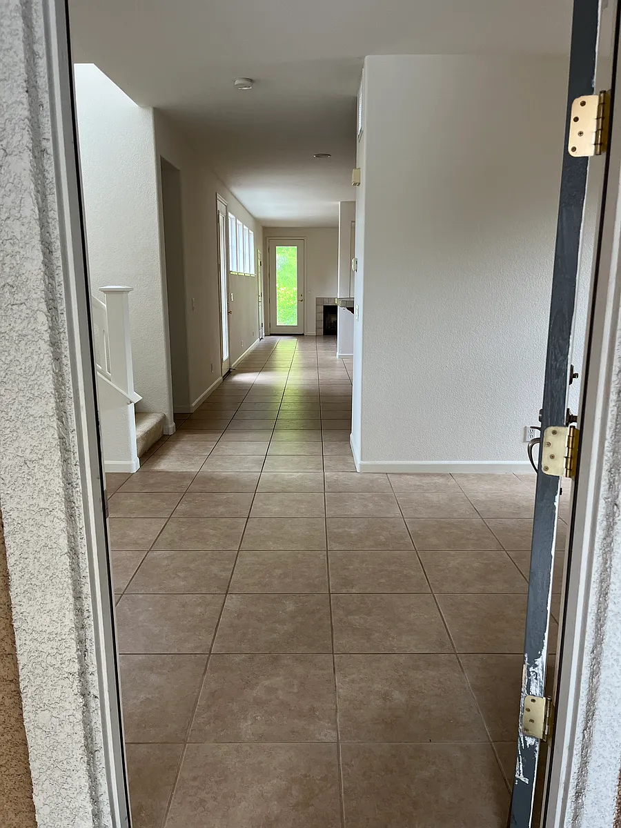 Front entrance - 4765 Peninsula Point Dr