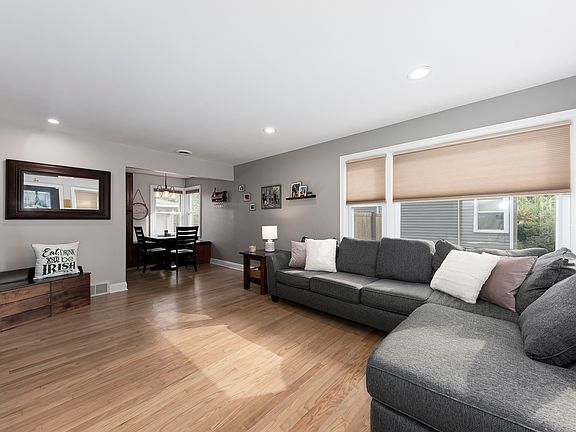 3rd image of 6726 Tinley Park Dr