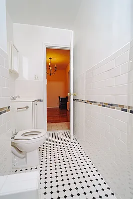 Rented by Dom & E Property Management | media 34