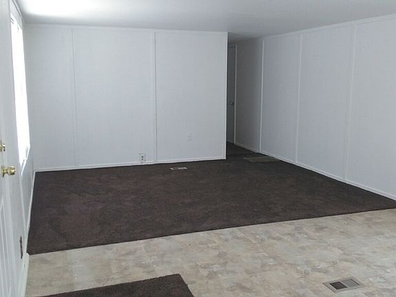 4th image of 3621 Gardenia St