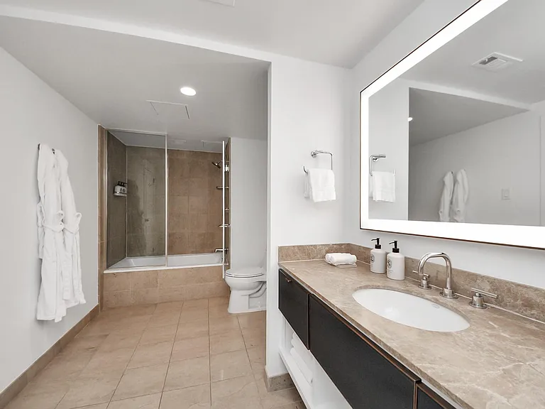 1300 Lamar St #S9 — Photo 42