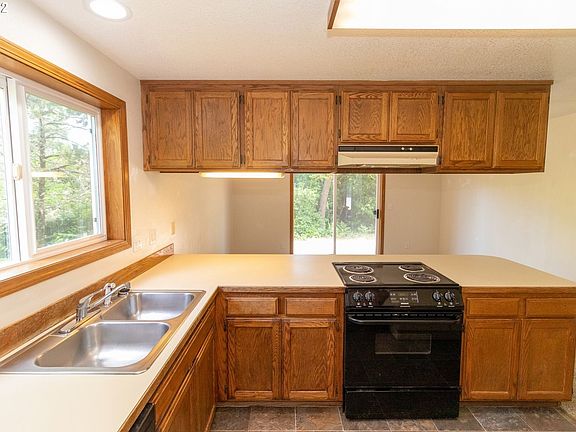 3rd image of 4933 Oceana Dr