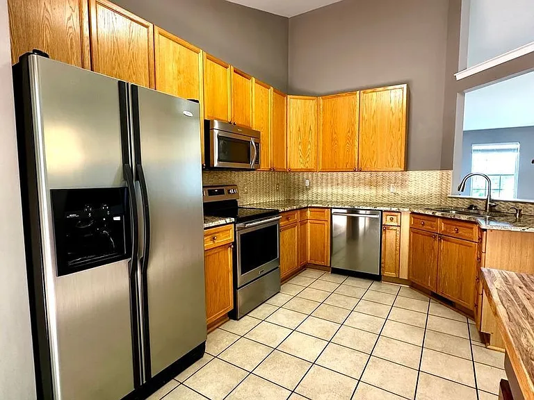 8 Scarborough Ct — Photo 5