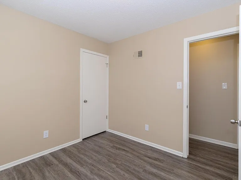 6700 NW Evelyn St — Photo 12