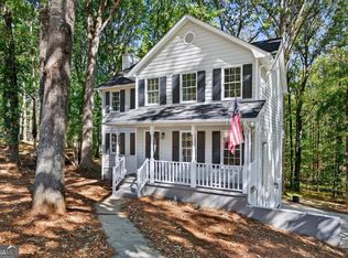 170 Forest Lake Dr, Fayetteville, GA