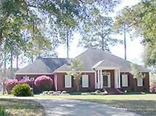 912 Oak Hills Ln, Albany, GA 31701