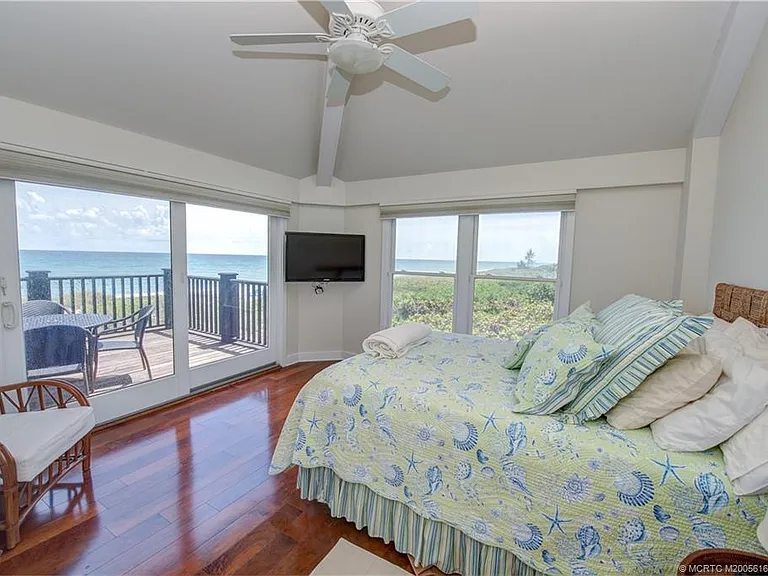 1871 NE Ocean Blvd #UPPER GUEST HOUSE — Photo 11