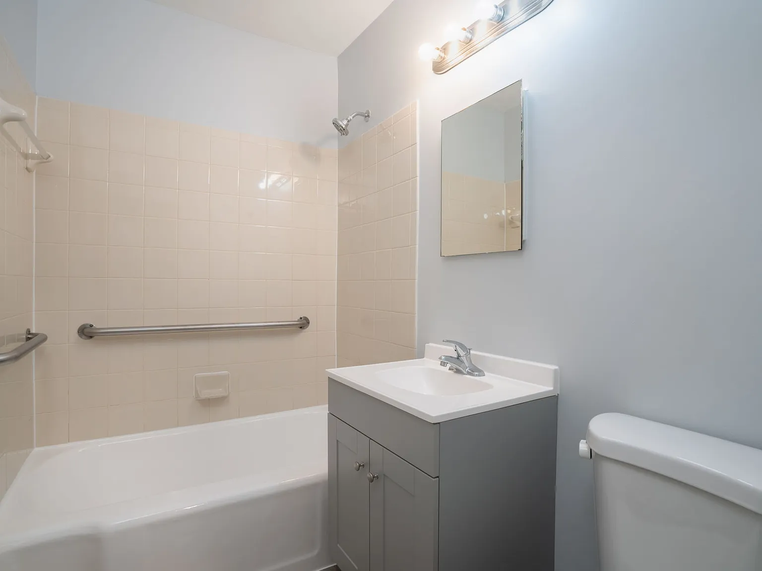 Studio, 448 sqft, $1,325 — Photo 2