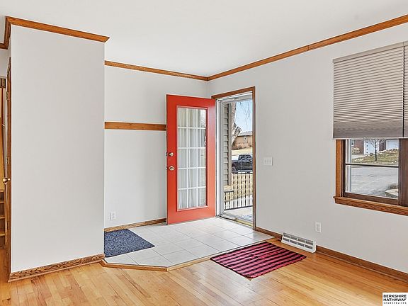 4th image of 4628 Crestline Dr