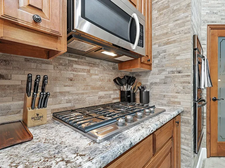 2303 Chapelwood Dr — Photo 14