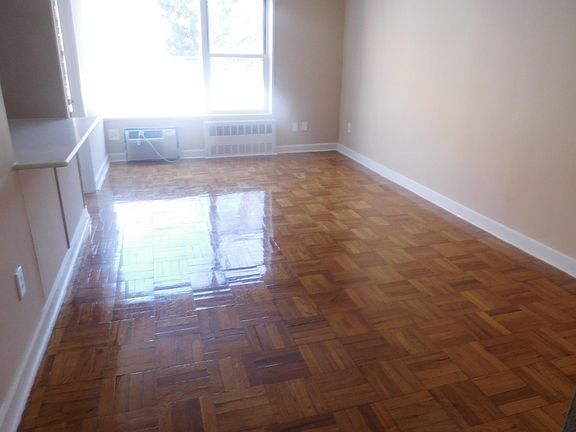2nd image of 3715 Parsons Blvd