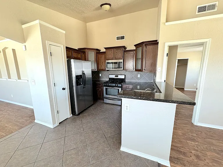 12981 Alfredo Apodaca — Photo 8