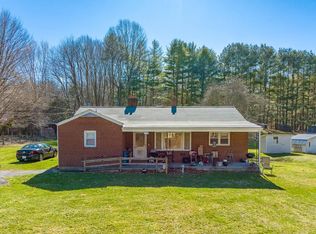 506 Lark Dr, Atkins, VA 24311