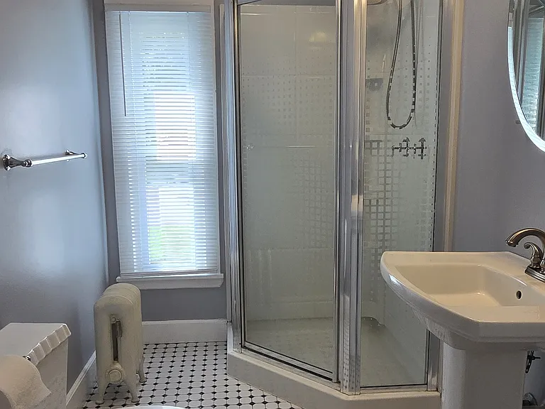 212 Oak St #1 — Photo 15