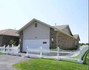 1st image of 10549 S Thornham Ave