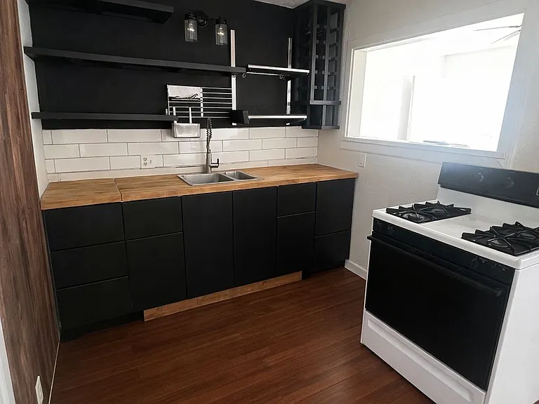 2709 SW I Ave — Photo 5